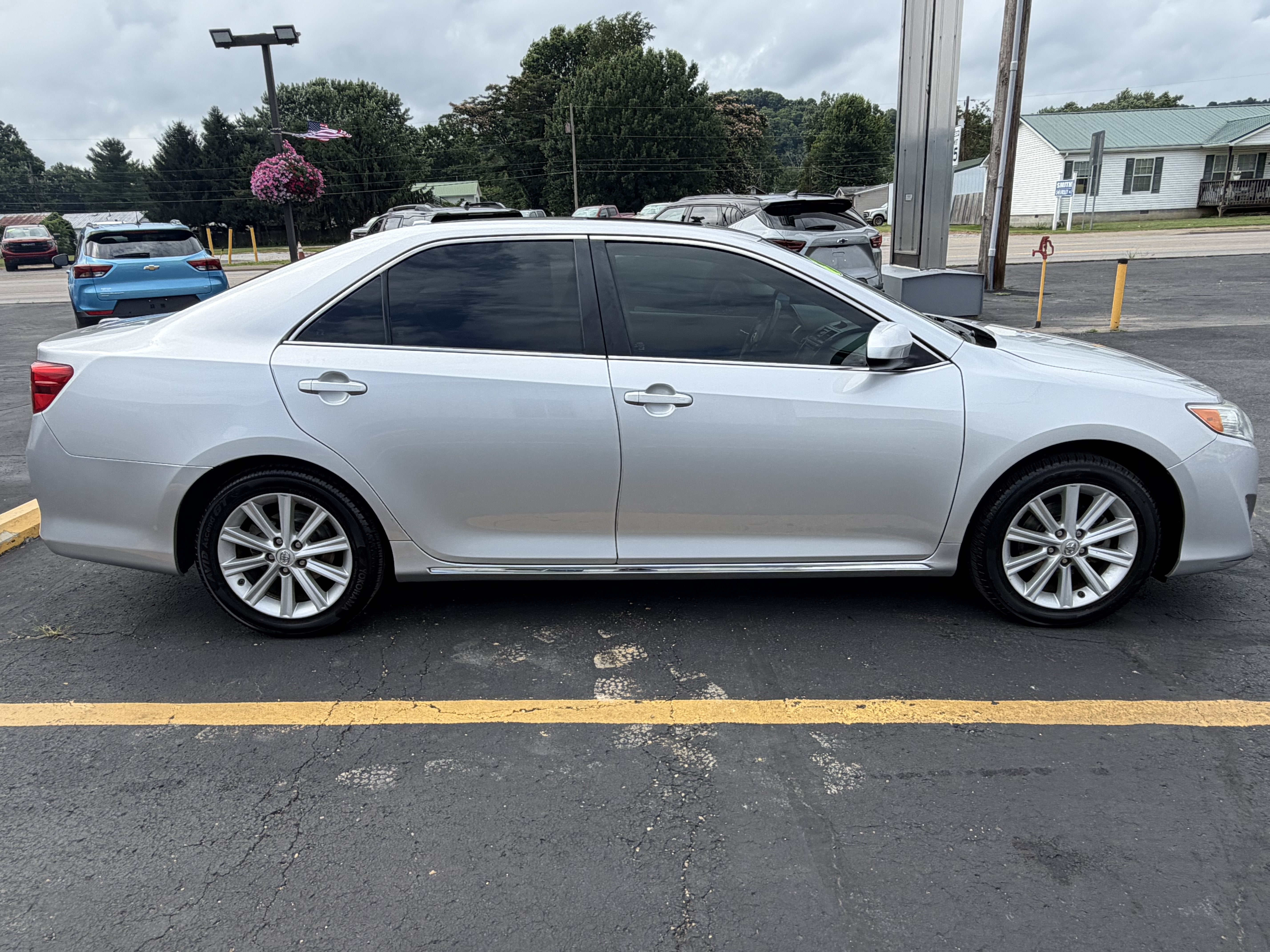 2013 Toyota Camry — detail view